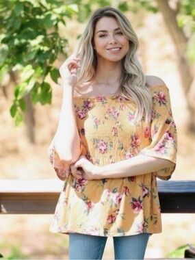 Ricki’s Floral Top